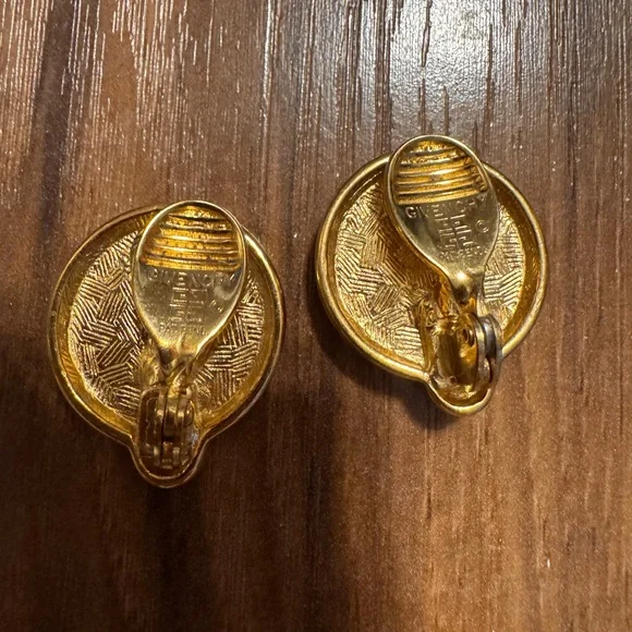 🚨 RARE!! LIMITED EDITION VINTAGE Givenchy Gold Clip-On Earrings with Blue Detail